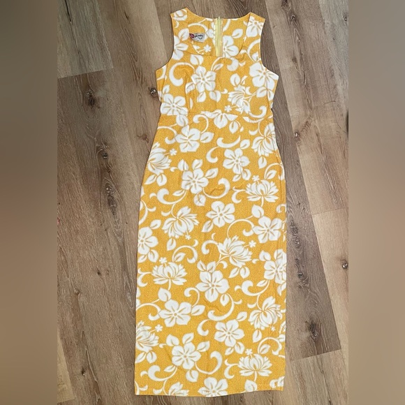 SOLD Hilo Hattie vintage Hawaiian maxi dress cotton orange yellow small medium - Picture 3 of 5